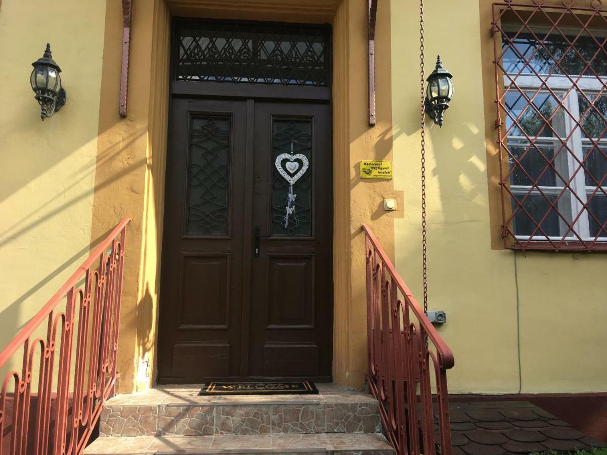 Appartamento Katus Apartman Eger Esterno foto