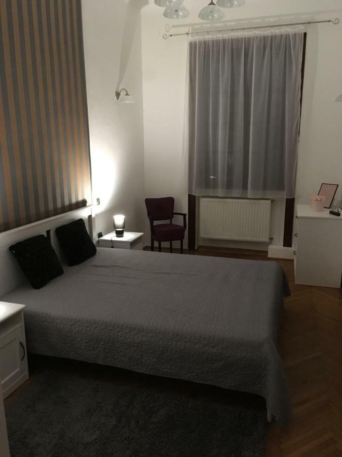 Appartamento Katus Apartman Eger Esterno foto