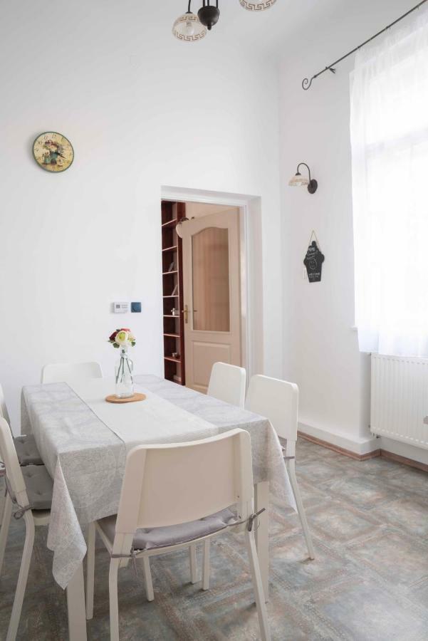 Appartamento Katus Apartman Eger Esterno foto